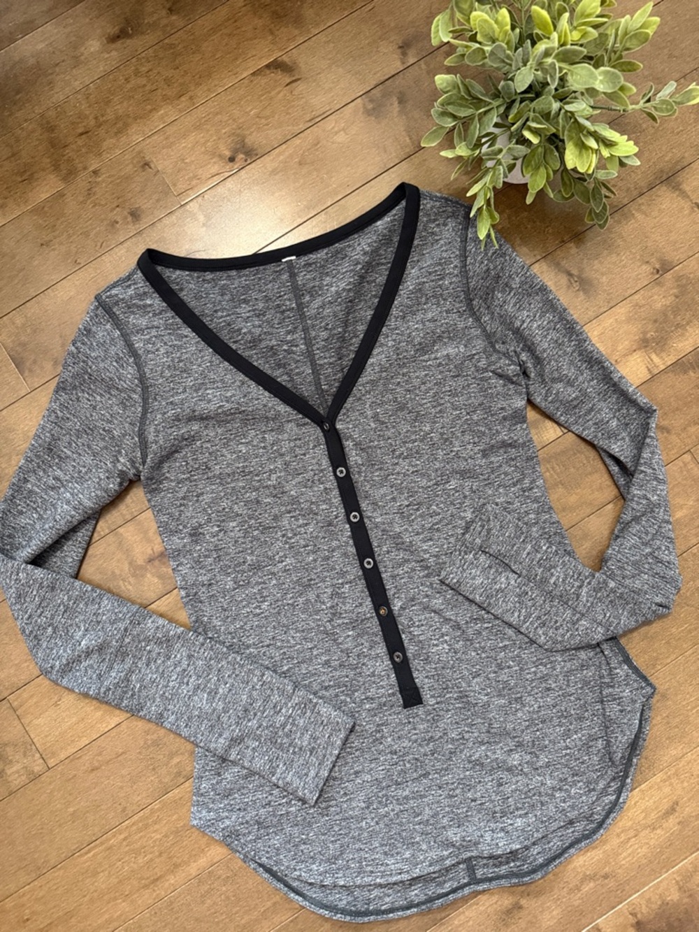 EUC LULULEMON Henley style Heather long sleeve